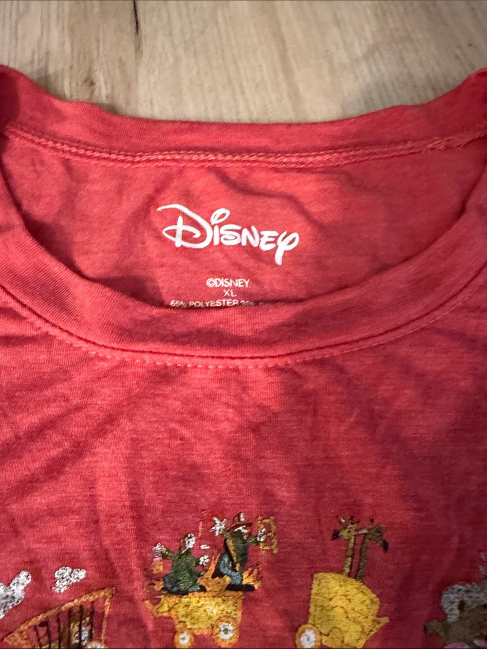 DISNEY DUMBO WOMENS XL RED SLEEVELESS GRAPHIC TANK TOP SIZE XL NWT - Picture 2 of 7